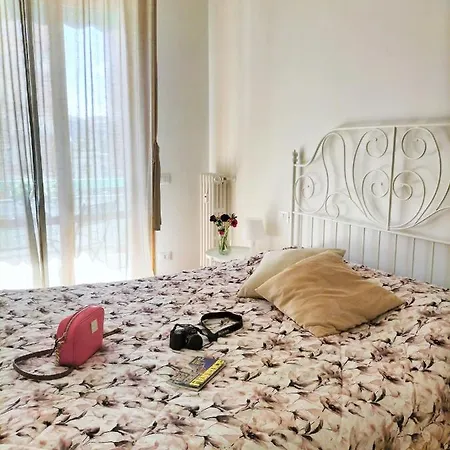 Liz's House, Super Servito A Apartment *